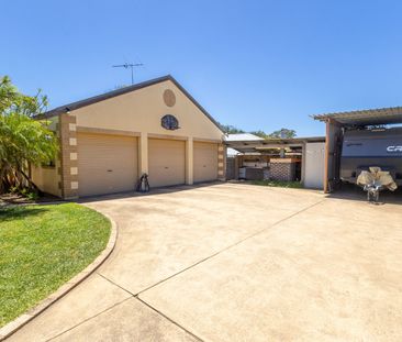 Unique style home close to the beach in Anna bay - Photo 2