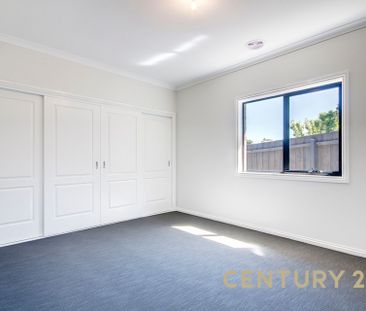 Modern 3-Bedroom Home in Prime Dandenong Location - Photo 4