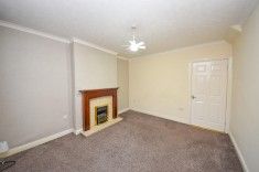2 bed House - End Terrace for Rent - Photo 4