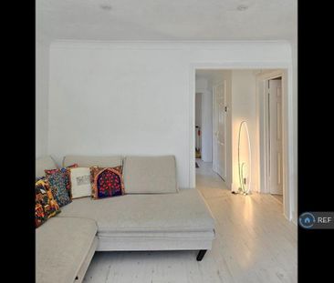 4 bedroom bungalow to rent - Photo 4