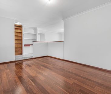 Spacious 3 Bedroom Duplex - 16A Rivergum Place! - Photo 1