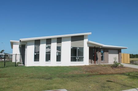 88/1 Superior Boulevard, Andergrove QLD 4740 - House For Rent | Domain - Photo 5