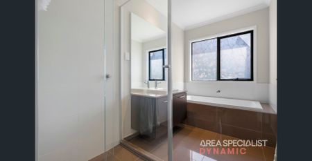 Spacious Unfurnished Family Home in Cranbourne North - Photo 5