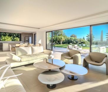 Maison à louer Valbonne, Cote d'Azur, France12 000 EUR / Mois - Photo 1