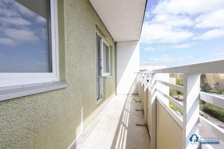 Kleine Wohnung, aber großer Balkon mit Blick ins Grüne und frisch saniert. - Photo 4