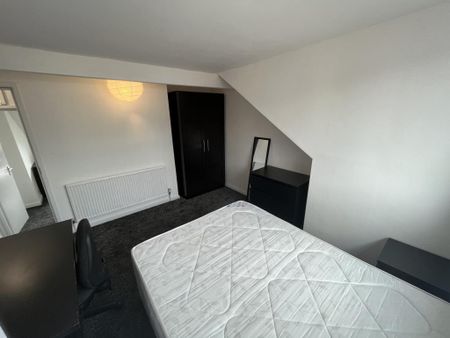 Burley Lodge Terrace, Leeds, LS6 - Photo 2