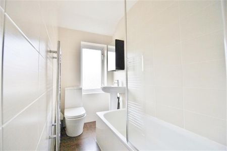 Lyminton Road, Dagenham, Essex, RM8 1RR - Photo 3