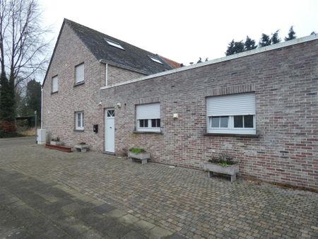 Gelijkvloerse studio op centrale locatie - Photo 3