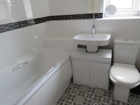 Ella Park, Hull, Anlaby - Photo 2