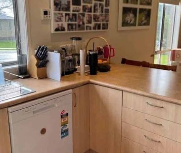 6 MONTHS - 3 Bedroom in Red Beach - Photo 4