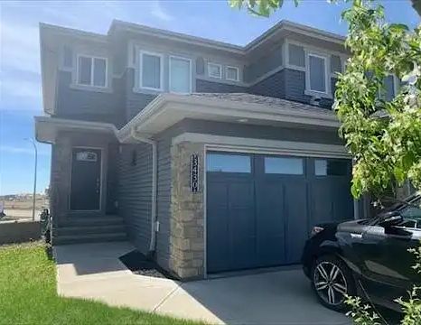 2 Story house Duplex w/ 3-Bedroom plus garage — 3 Bedrooms House - Photo 1