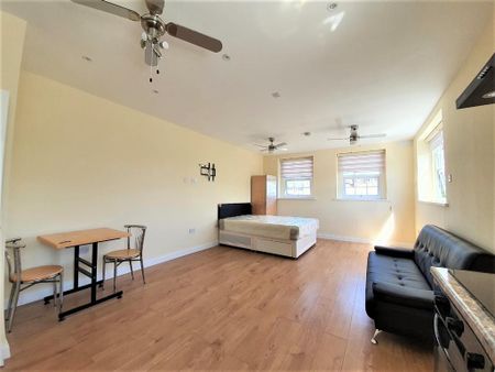 Studio to rent - Photo 5