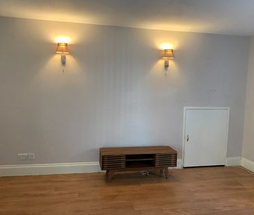 1 Bed Flat, Abbeyfield Road, SE16 - Photo 1