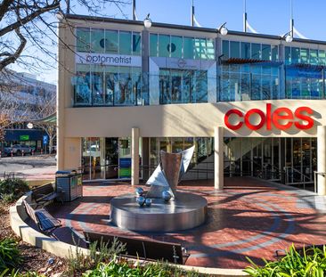 Spacious Kingston Living - Photo 6