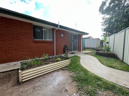 ELECTRICITY & WATER INCLUDED!! Airconditioned, Two Bedroom Granny Flat in Quiet Cul-de-sac! - Photo 4