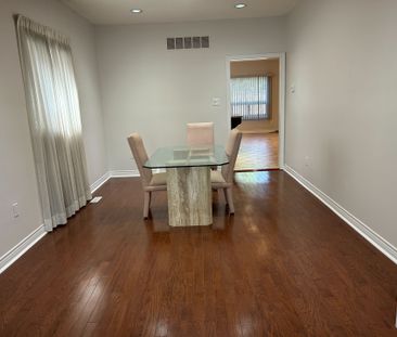 For Lease - 171 Shaftsbury Avenue Unit# Main Floor, Richmond Hill, ... - Photo 2