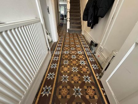 6 bedroom terraced house to rent - Photo 5