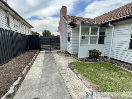 Beautiful Family Home! - Photo 4