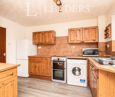 3 bedroom semi-detached house to rent - Photo 6