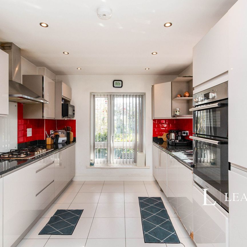 Jelley Way, GU22 - Photo 1