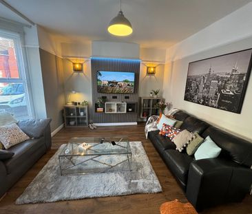 7 Bed Terraced House, Garmoyle Road, L15 - Photo 1