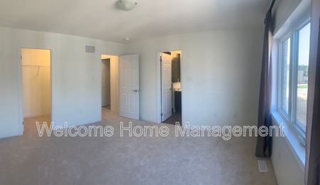 $2,295 / 3 br / 2.5 ba / Spacious 3-Bedroom, 2.5-Bathroom Newly Built Home in Thorold - Photo 4