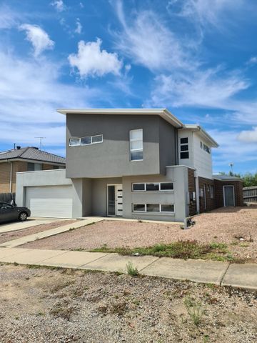 7-bedroom shared house, Ironbark Street - Photo 5