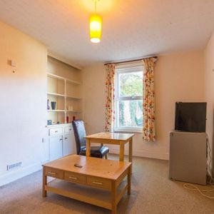 Wilton Road, SALISBURY - Photo 2