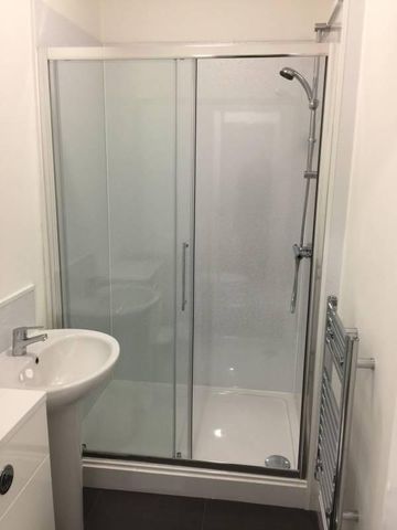 1 bedroom in a house share to rent - Photo 3