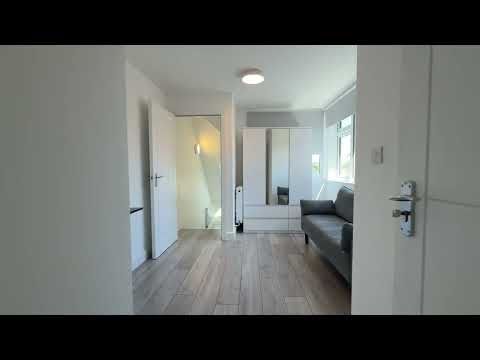 2 Bed Flat, Golders Way, NW11 - Photo 1