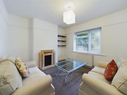 4 bedroom semi-detached house to rent - Photo 1