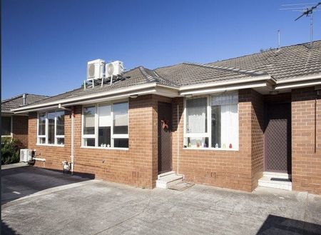 2/9a Argyle Street, Bentleigh East - Photo 2