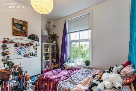 6 bedroom terraced house to rent - Photo 2