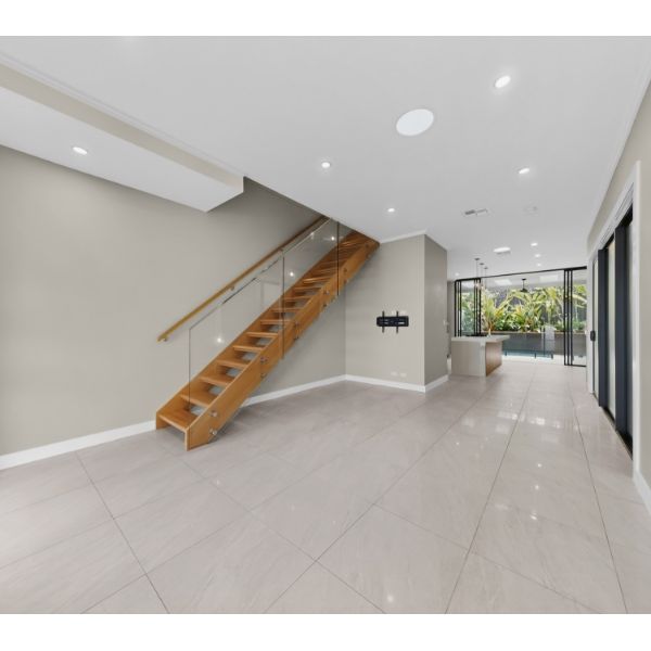 2/34 Salstone St, Kangaroo Point QLD 4169 - Photo 1