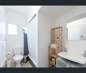 1 Bedroom Unit in Prime Ashgrove Location - Walk to Shops & Transport - Photo 6