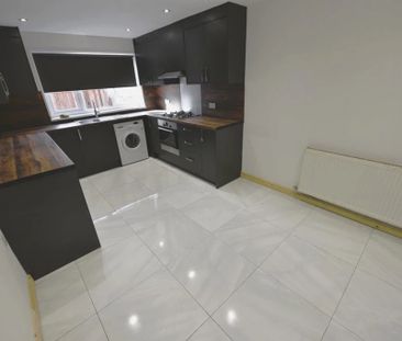 3 Bed Terraced House, St Johns Close, LS6 - Photo 3