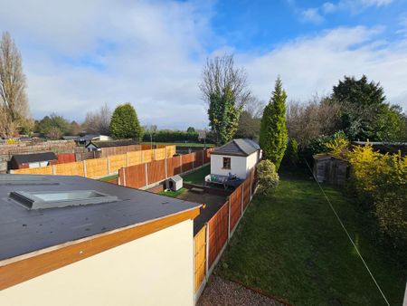3 bedroom semi-detached house to rent - Photo 4