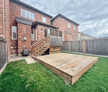 For Lease - 347 Luck Court, Newmarket, Ontario - Photo 2