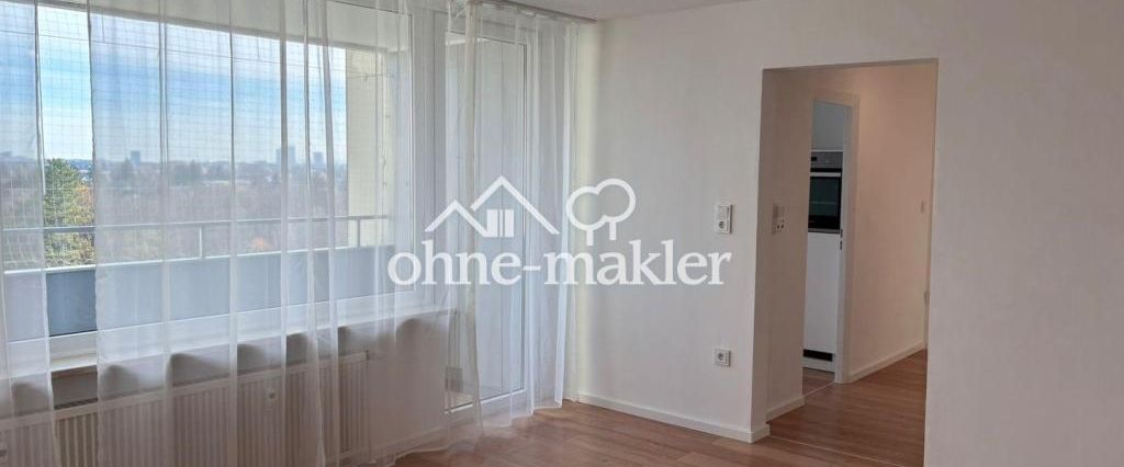 Sanierter, heller Wohntraum: Panorama über See, Stadt und Alpen im 8.OG - Photo 1