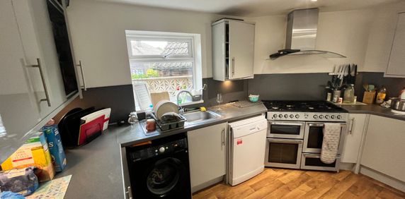 6 bedroom semi-detached sharedaccommodation to rent - Photo 2