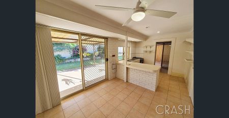 3-Bedroom Home with Powered Workshop & Gorgeous Gardens 🏡 - Photo 2