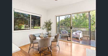 Take a walk through this Townhome. - Photo 5