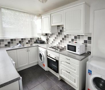 2 bedroom maisonette to rent - Photo 4