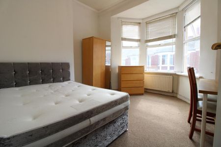 4 bedroom maisonette to rent - Photo 2