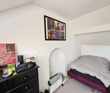 2 bedroom terraced house to rent - Photo 4