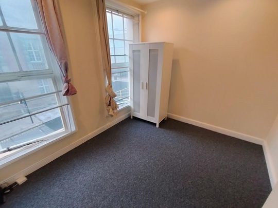 1 bedroom in a flat share to rent - Photo 1