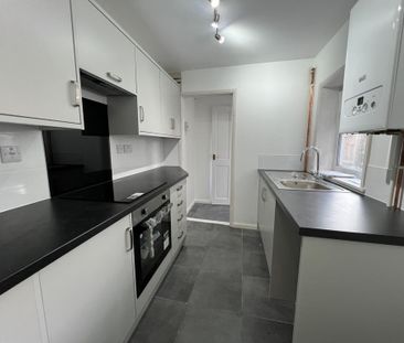 2 bedroom terraced house to rent - Photo 5