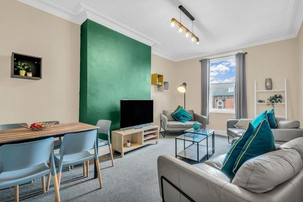 6 bedroom flat to rent - Photo 1