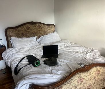 2 Bed Flat, Chiswick High Road, W4 - Photo 3