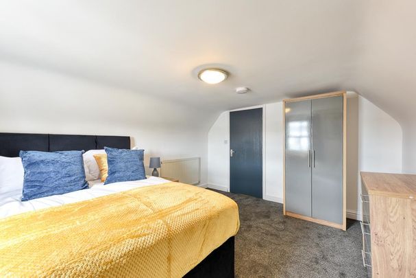 1 bedroom in a house share to rent - Photo 1